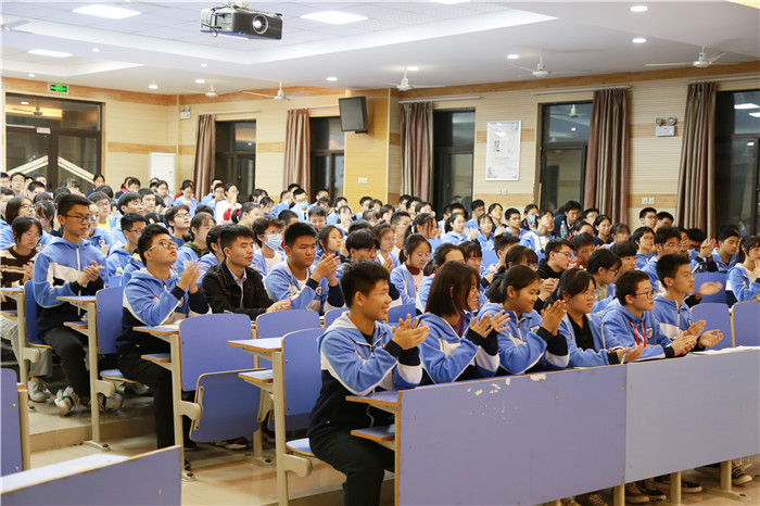 學習團員知識，爭做時代好青年(圖1)