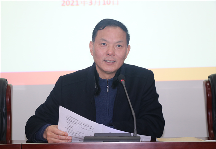 辦公室：嚴以治校見者遠  多樣宣傳聞者彰(圖3)