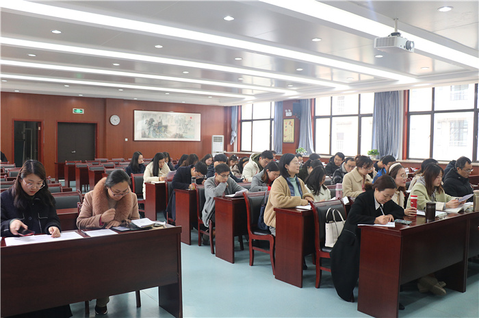 辦公室：嚴以治校見者遠  多樣宣傳聞者彰(圖6)