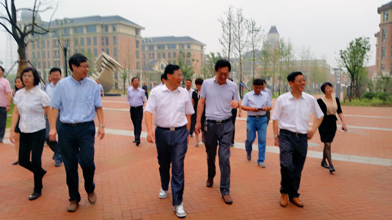 省委常委、市委書記吳存榮調(diào)研合肥七中新校(圖3)