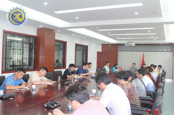 為師生保駕護(hù)航    護(hù)安全文明離校(圖1)