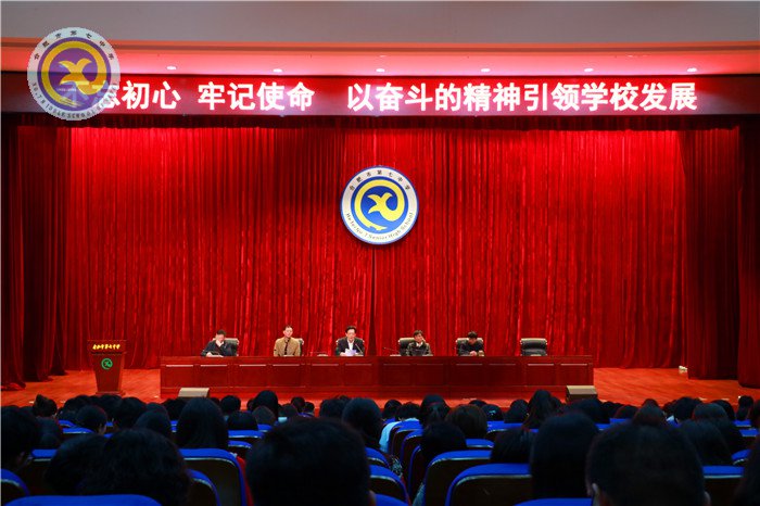手執(zhí)奮進之筆，譜寫師德風(fēng)采(圖3)