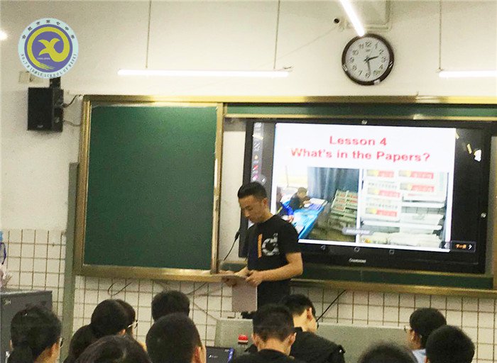 同課異構(gòu)呈現(xiàn)精彩課堂，教研教評促進專業(yè)成長(圖1)