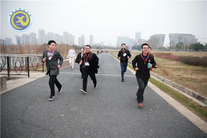 懷揣夢想再出發(fā) 攜手并進(jìn)齊奔跑(圖8)