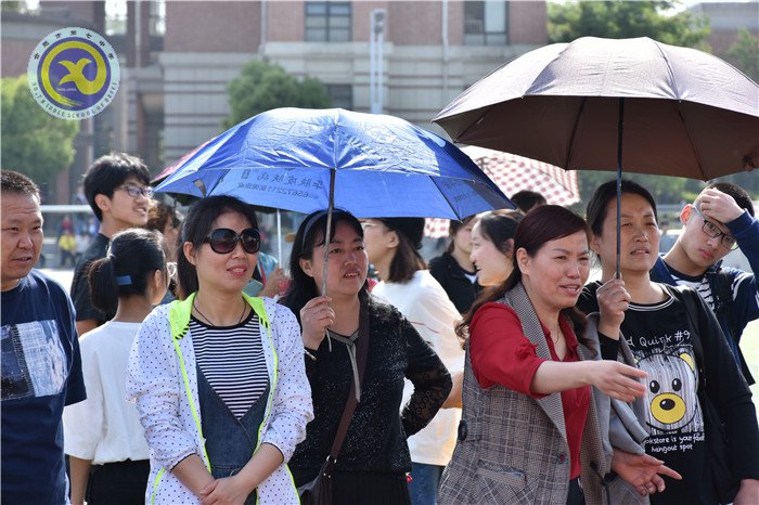 陽(yáng)光下釋放壓力 高考前積蓄能量(圖10)