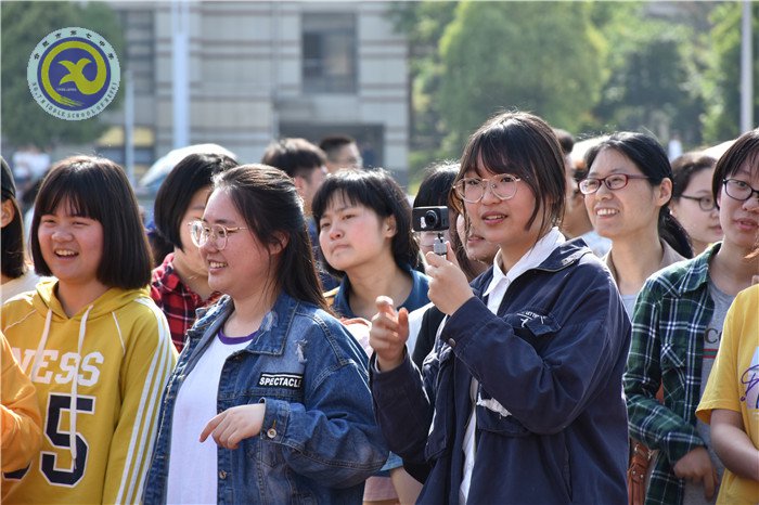 陽(yáng)光下釋放壓力 高考前積蓄能量(圖9)