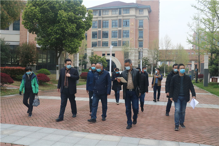 市教育局檢查驗收開學復課準備工作(圖1)