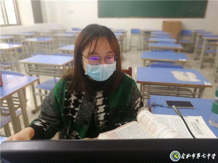 園丁殷殷寄芳語，桃李萋萋笑春風(圖1)
