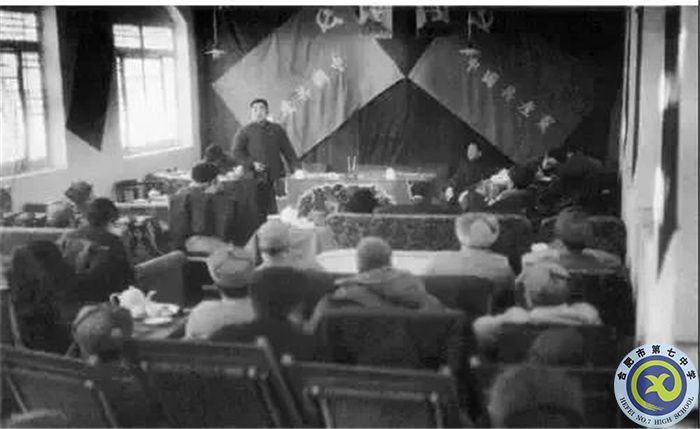 1949年3月5日至13日，具有歷史轉(zhuǎn)折意義的中國共產(chǎn)黨七屆二中全會在西柏坡召開。.jpg