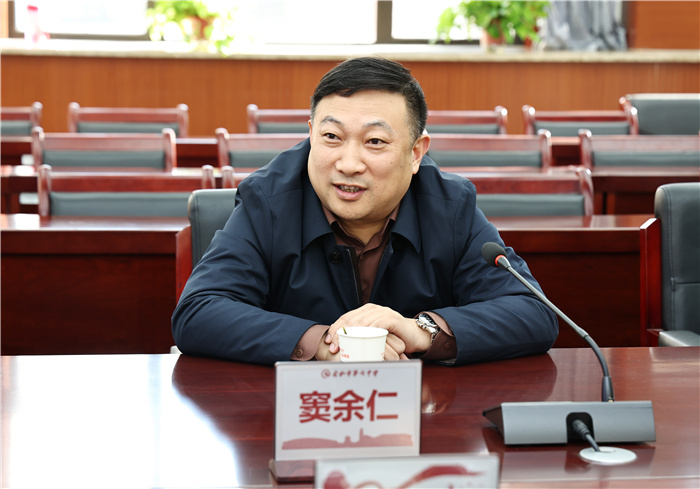 國家“雙一流”建設(shè)高校安徽大學(xué)向合肥七中授牌“優(yōu)質(zhì)生源基地”！(圖5)
