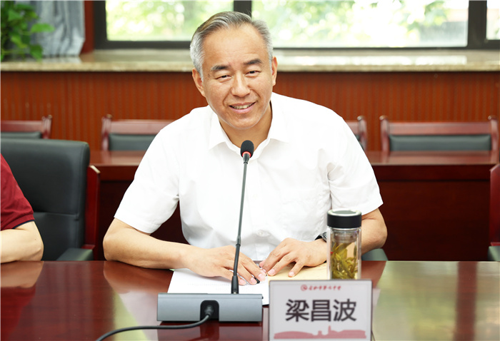 再獲高?！斑M(jìn)一步”認(rèn)可！安徽師范大學(xué)向合肥七中授牌“優(yōu)質(zhì)生源基地”(圖2)
