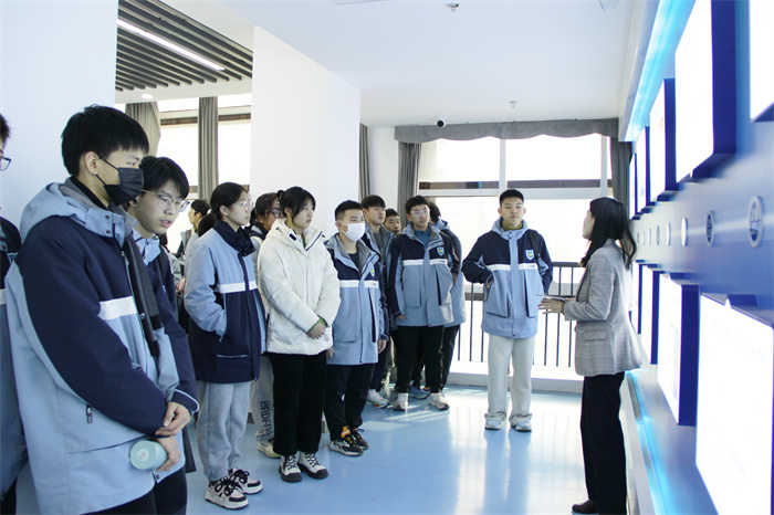 合肥七中高一（4）班開(kāi)啟科技探索研學(xué)之旅(圖4)