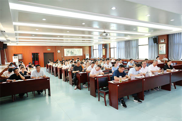 合肥七中召開全體黨員大會(huì)暨深入貫徹中央八項(xiàng)規(guī)定精神學(xué)習(xí)教育講座(圖4)